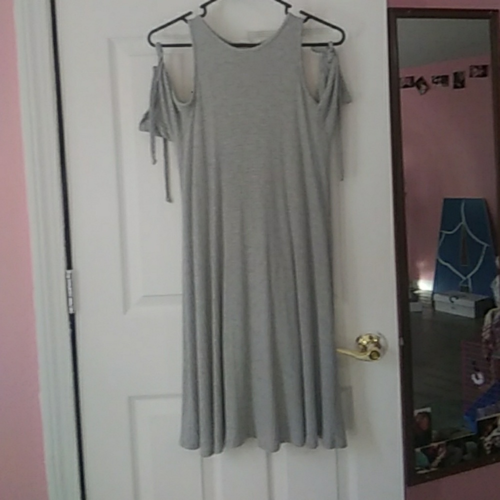 Flowy dress price isnt set